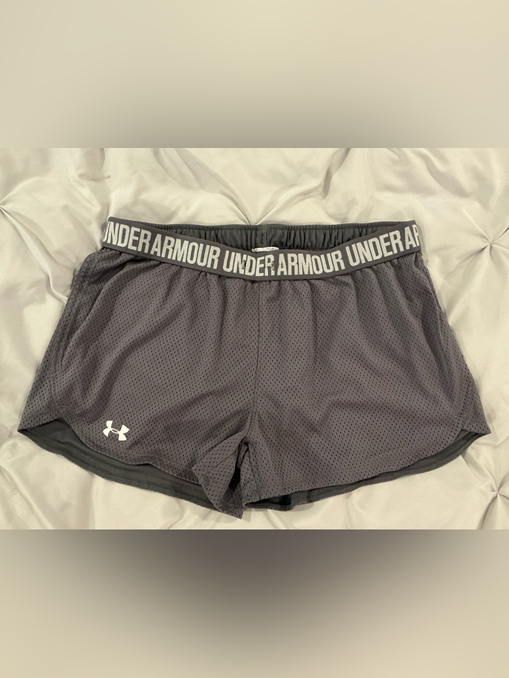 Women’s Under Armour Gray Athletic Mesh Shorts - Size LG